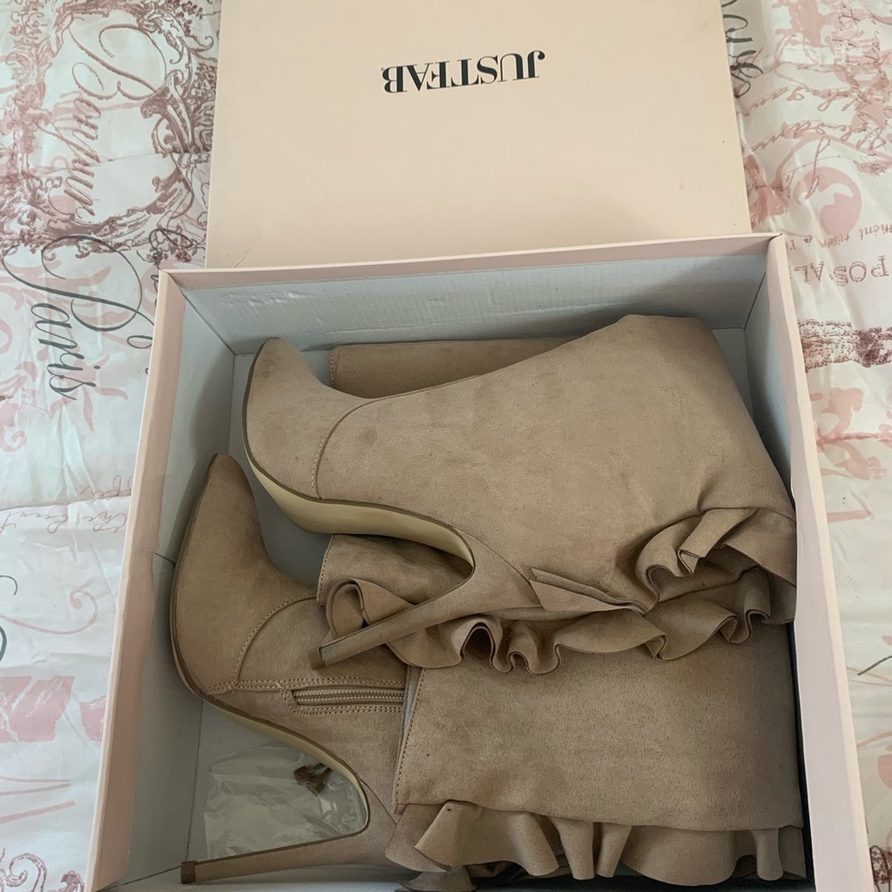 Brand new boot from shoes dazzle
